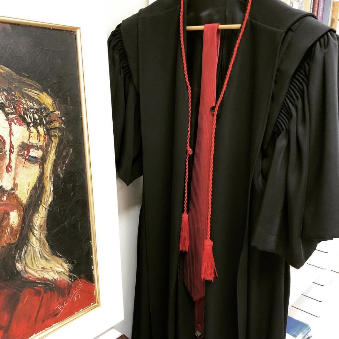 É tempo de curvar os ombros. E descansar…