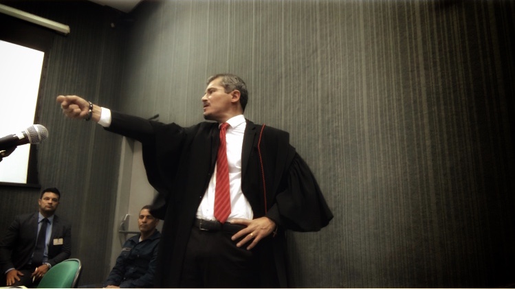 Excertos de Plenário – Deduzindo a sequência de disparos a partir dos exames necroscópico e de local de crime