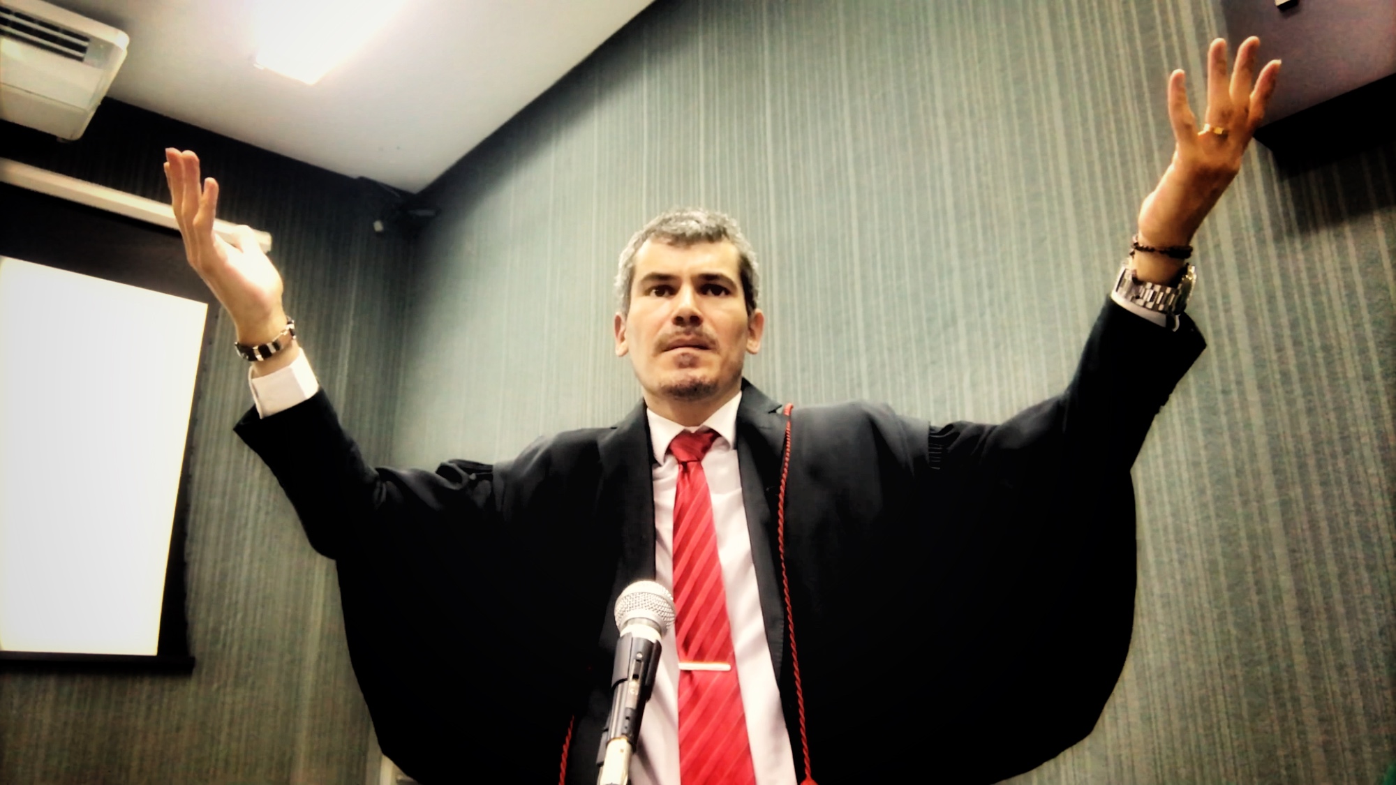Oração, a alma do tribuno.